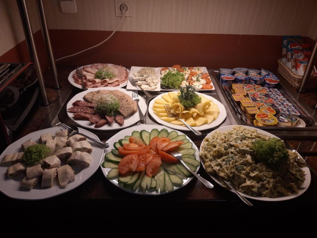 Hotel Linder Malnia Экстерьер фото